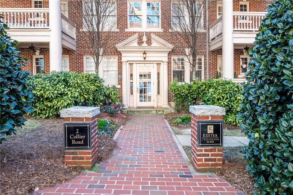 1 bedroom, 1 bathroom, 1,006 sq ft condominium sold at 2 Collier Road 5, Atlanta, GA 30309