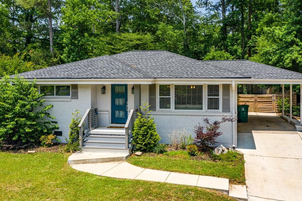 3 bedroom, 2 bathroom, 1,540 sq ft single family residence sold at 1087 Pinedale Drive, Smyrna, GA 30080
