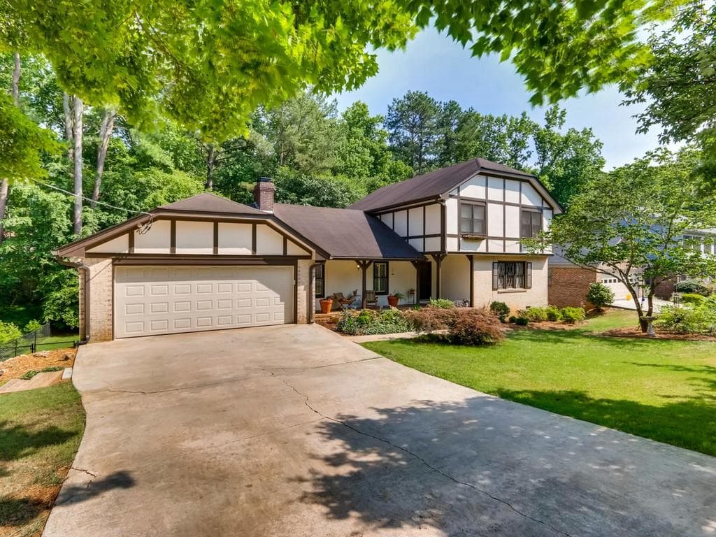 4 bedroom, 3 bathroom, 2,454 sq ft single family residence sold at 2851 Thornbriar Road, Atlanta, GA 30340