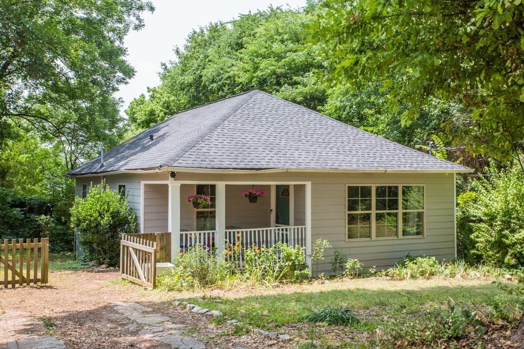 2 bedroom, 1 bathroom, 968 sq ft single family residence sold at 1107 KEY Road, Atlanta, GA 30316