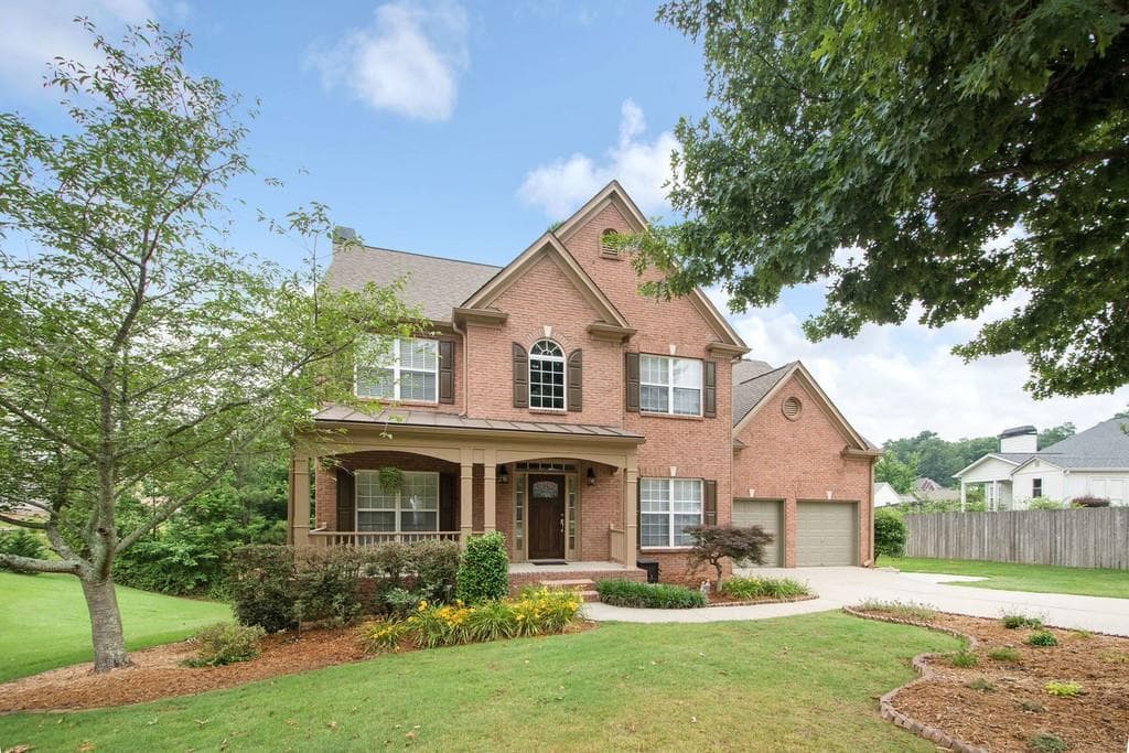 4 bedroom, 3 bathroom, 2,642 sq ft single family residence sold at 3814 HERITAGE CREST Parkway, Buford, GA 30519