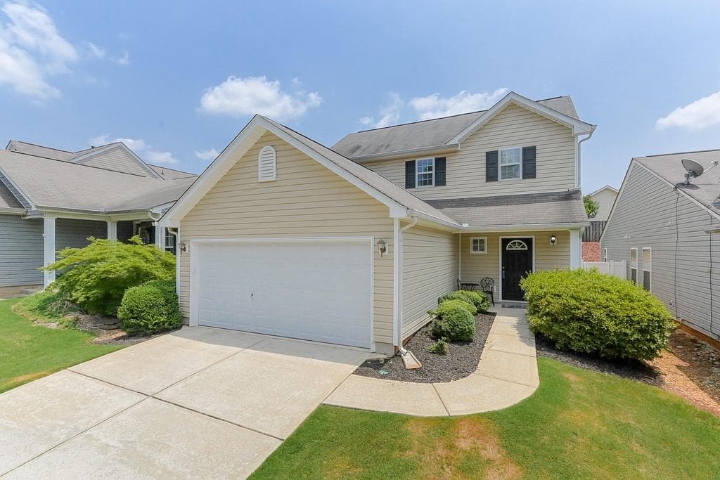 3 bedroom, 3 bathroom, 1,650 sq ft single family residence sold at 102 Topaz Drive, Dallas, GA 30132
