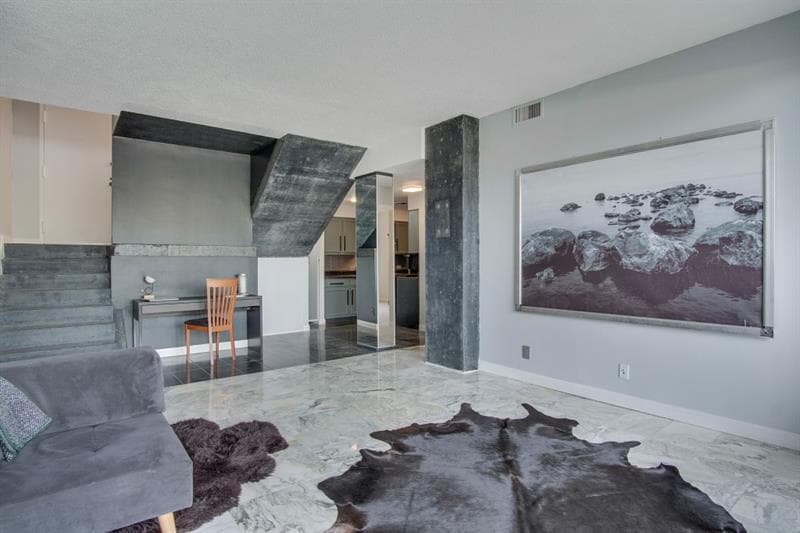 1 bedroom, 1 bathroom, 862 sq ft condominium sold at 145 15th Street 409, Atlanta, GA 30309