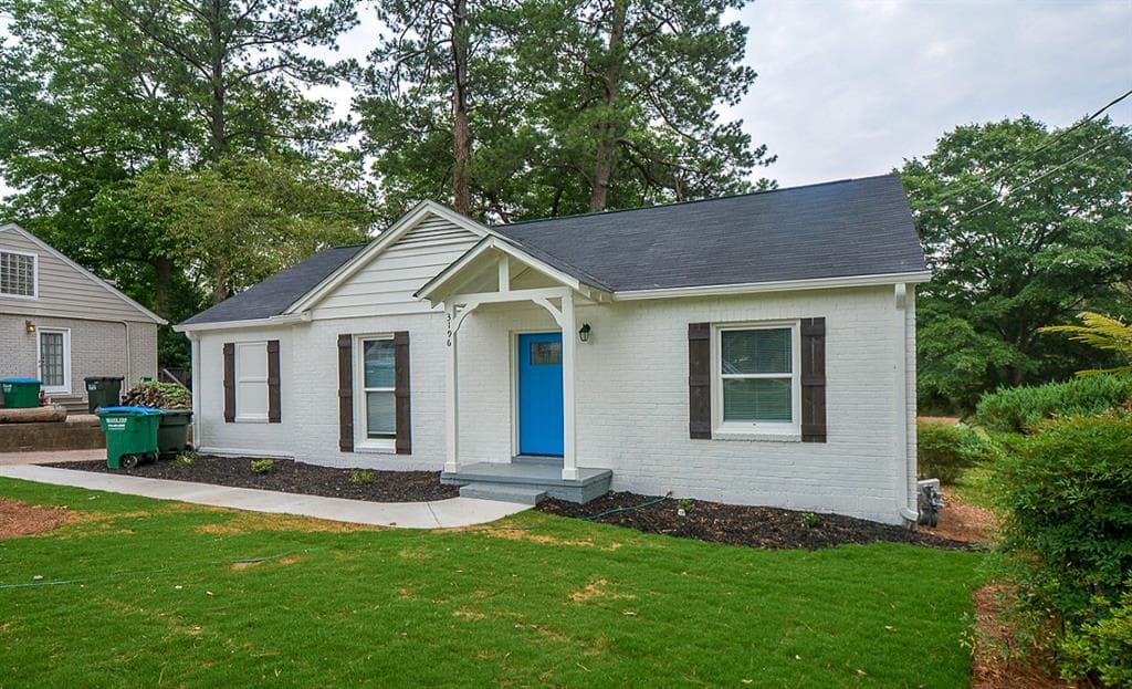 3 bedroom, 2 bathroom, 1,289 sq ft single family residence sold at 3196 Oakdale Road, Hapeville, GA 30354