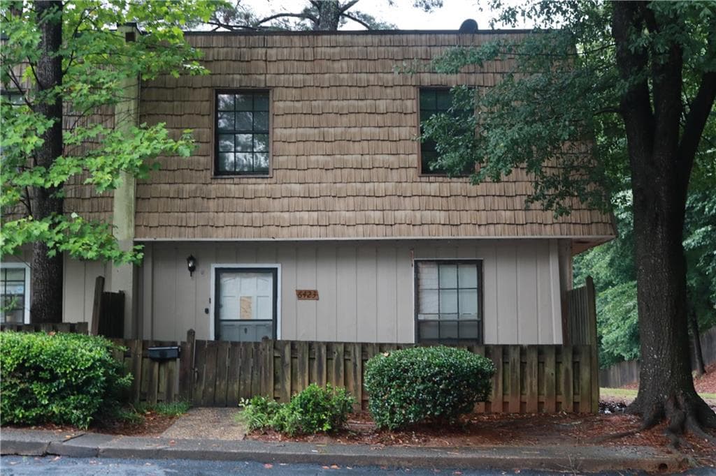 6423 Wood Circle West, Morrow, GA 30260 — most recent listing photo