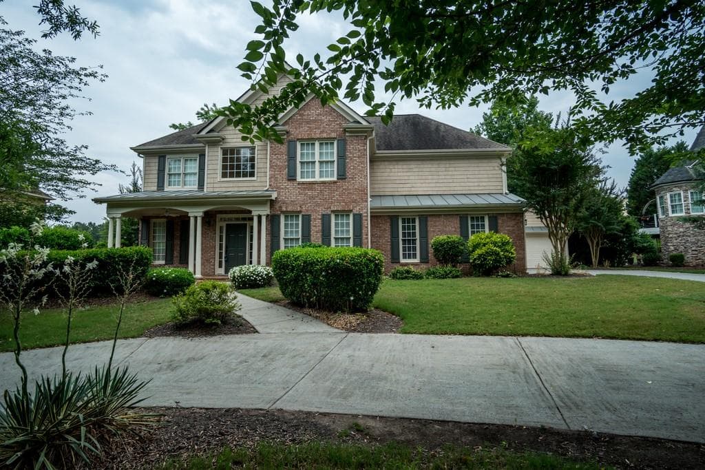 5 bedroom, 4 bathroom single family residence sold at 1142 Bridgemill Avenue, Canton, GA 30114