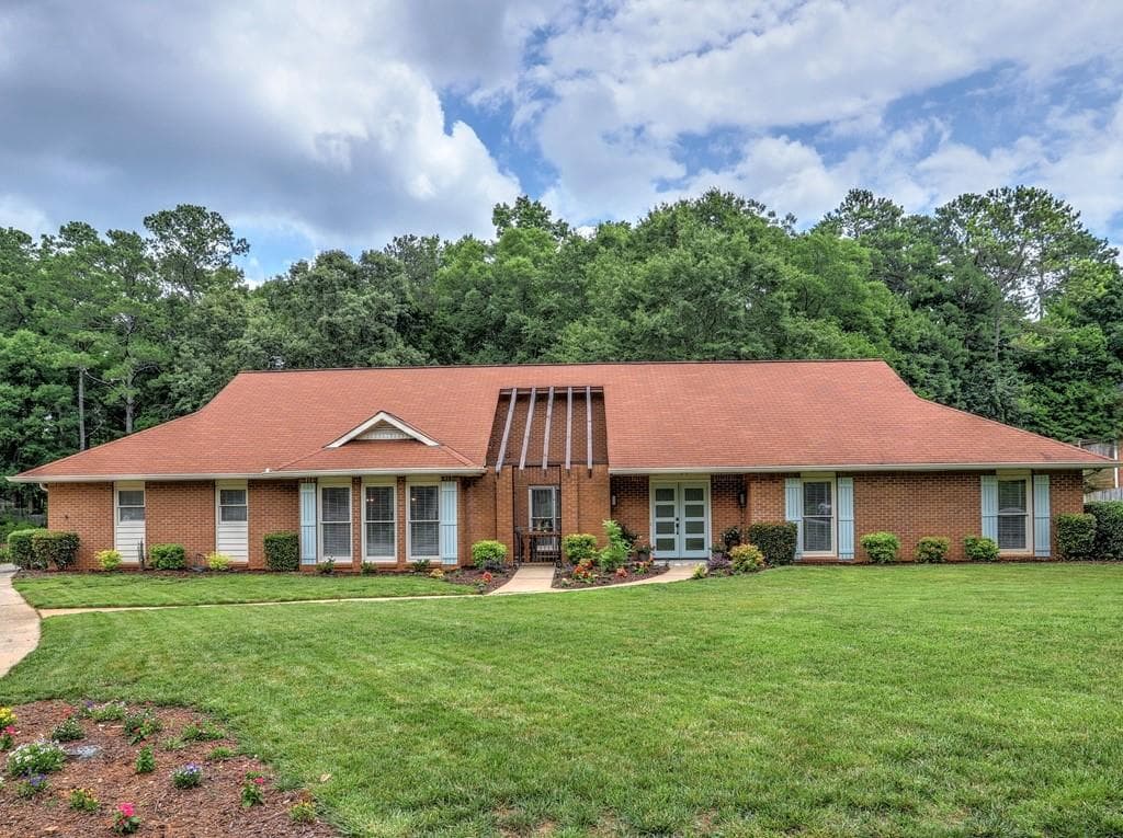 225 Saddle Creek Drive, Roswell, GA 30076 — most recent listing photo