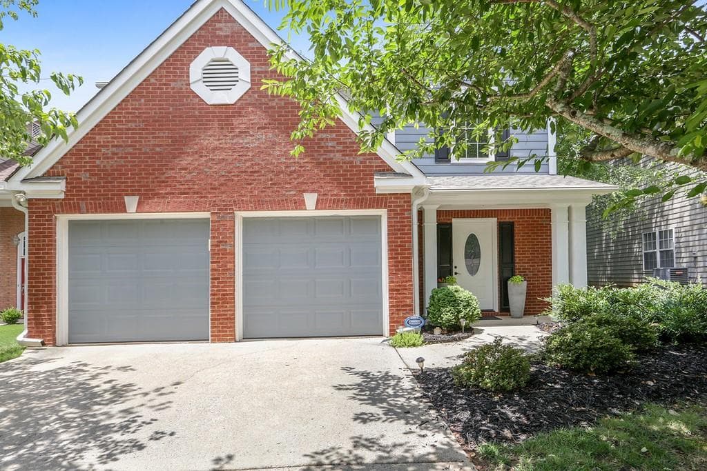 3 bedroom, 3 bathroom, 1,879 sq ft single family residence sold at 2315 Ashton Drive, Roswell, GA 30076
