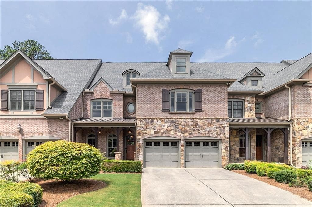 330 Wisteria Circle, Roswell, GA 30076 — most recent listing photo