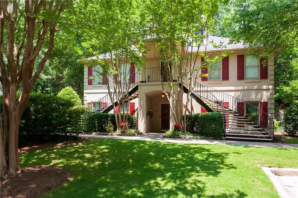 2 bedroom, 2 bathroom, 1,600 sq ft condominium sold at 31 Plantation Drive A, Atlanta, GA 30324