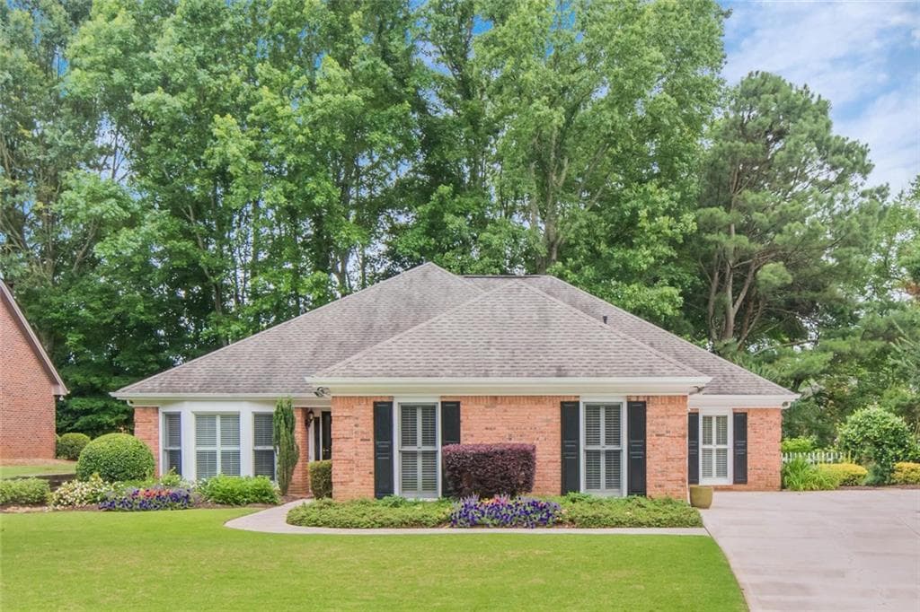 325 Singletree Trace, Alpharetta, GA 30004 — most recent listing photo