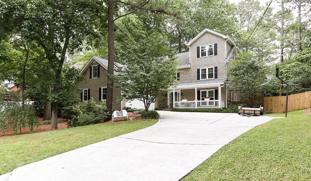 450 W Spalding Drive, Sandy Springs, GA 30328 — most recent listing photo