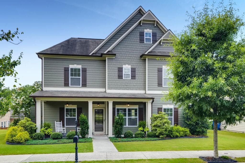3 bedroom, 3 bathroom, 1,852 sq ft single family residence sold at 1738 HOLLINGSWORTH Boulevard, Atlanta, GA 30318