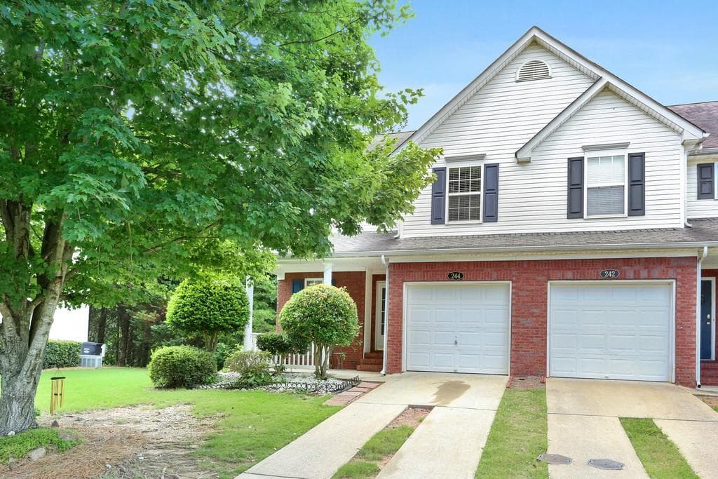 3 bedroom, 4 bathroom, 2,097 sq ft townhouse sold at 244 Cottonwood Creek Circle, Canton, GA 30114