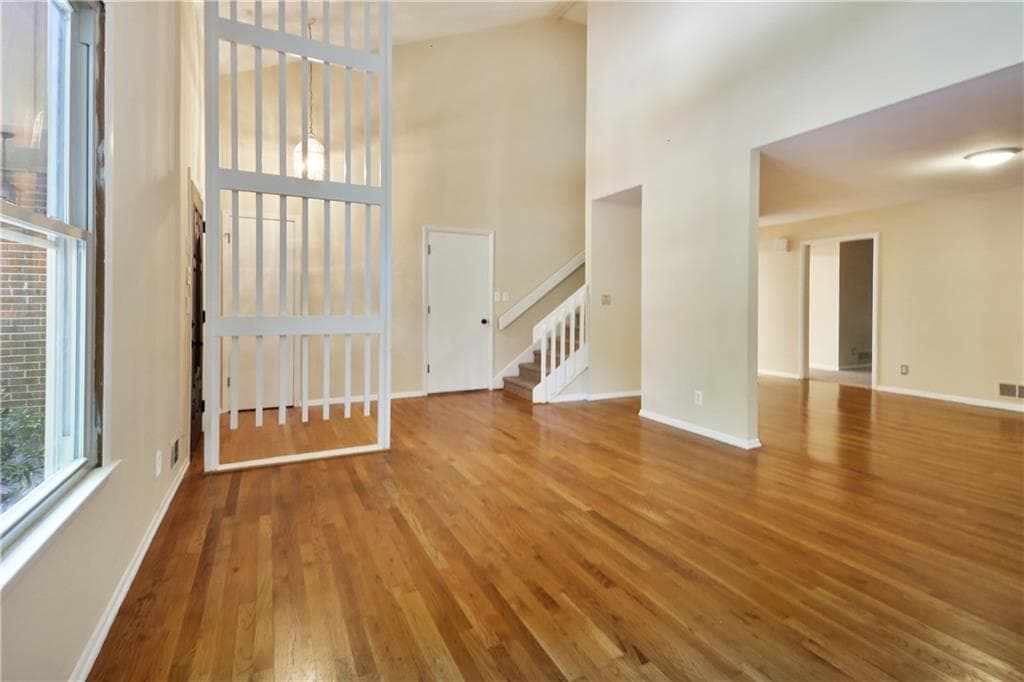 110 W LAKEVIEW Ridge, Roswell, GA 30076 — most recent listing photo