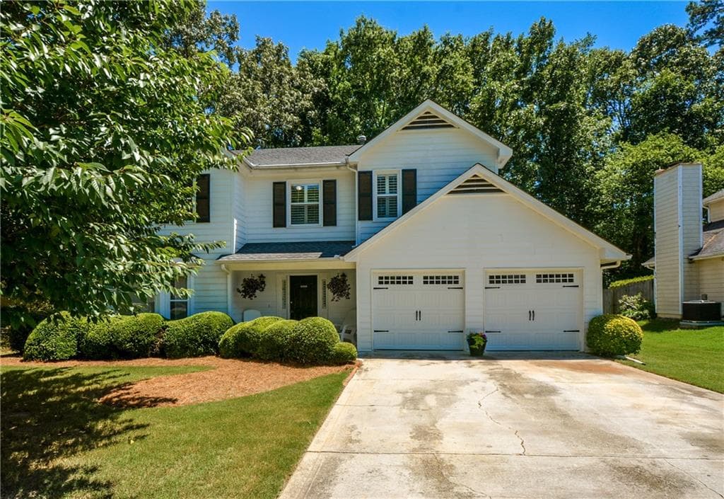 4 bedroom, 3 bathroom, 2,030 sq ft single family residence sold at 10885 Pinehigh Drive, Alpharetta, GA 30022