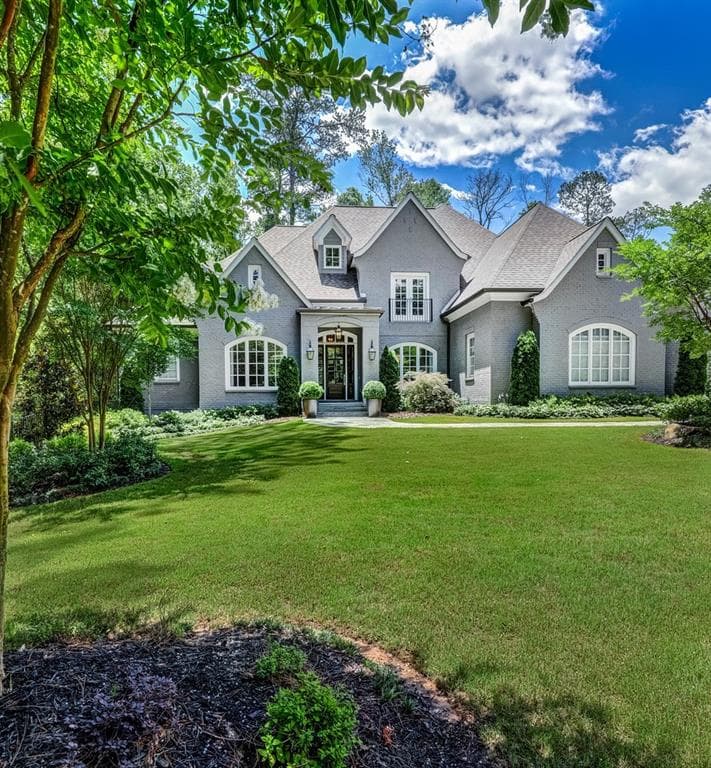5 bedroom, 6 bathroom, 5,501 sq ft single family residence sold at 1240 Peachtree Battle Avenue, Atlanta, GA 30327