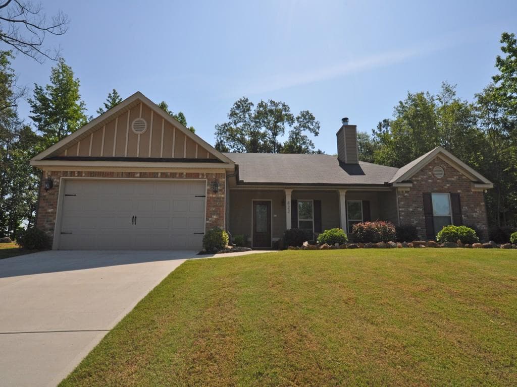 822 Rouse Circle, Hoschton, GA 30548 — most recent listing photo