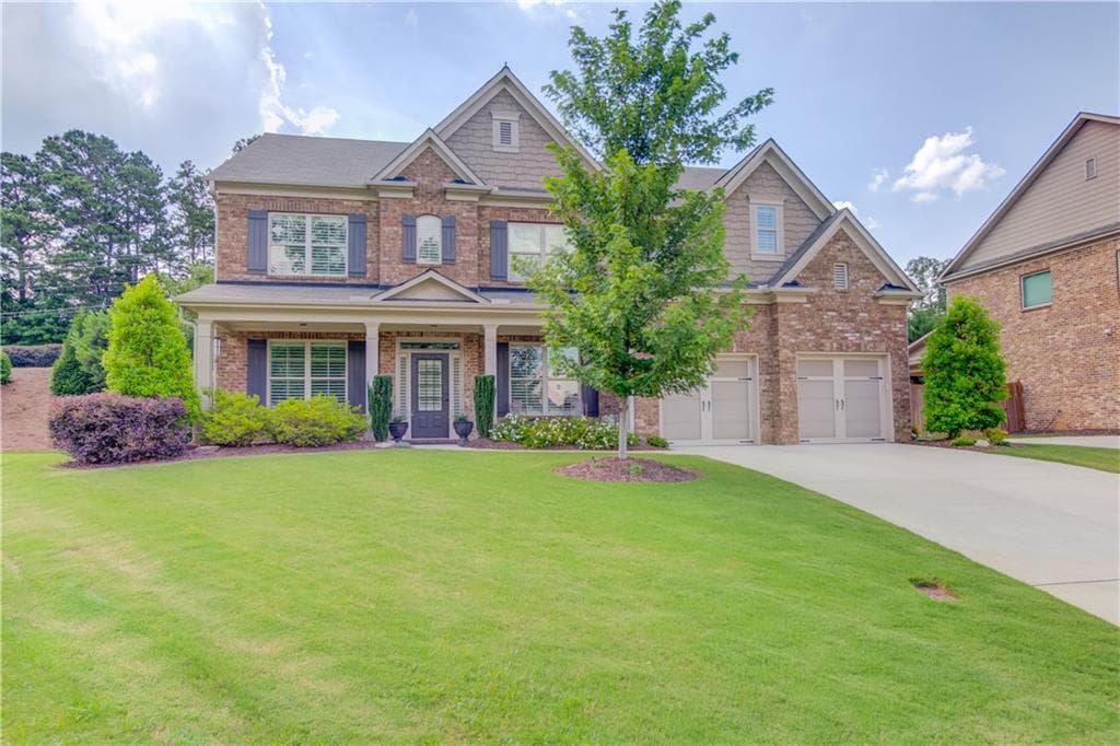 5 bedroom, 5 bathroom, 4,196 sq ft single family residence sold at 450 Brookwood Estates Drive, Alpharetta, GA 30005