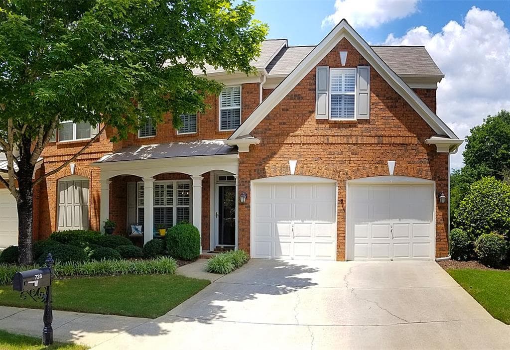 3 bedroom, 3 bathroom, 2,636 sq ft townhouse sold at 728 Thornington Drive, Roswell, GA 30075