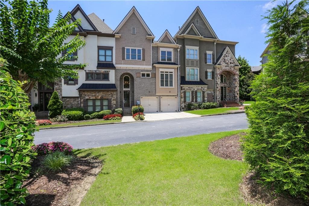 4 bedroom, 4 bathroom, 2,932 sq ft townhouse sold at 1950 Saxon Valley Circle, Brookhaven, GA 30319