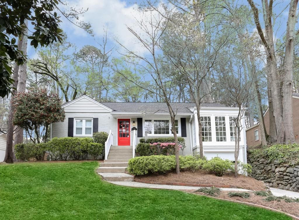 3 bedroom, 2 bathroom, 1,758 sq ft single family residence sold at 700 Darlington Circle, Atlanta, GA 30305