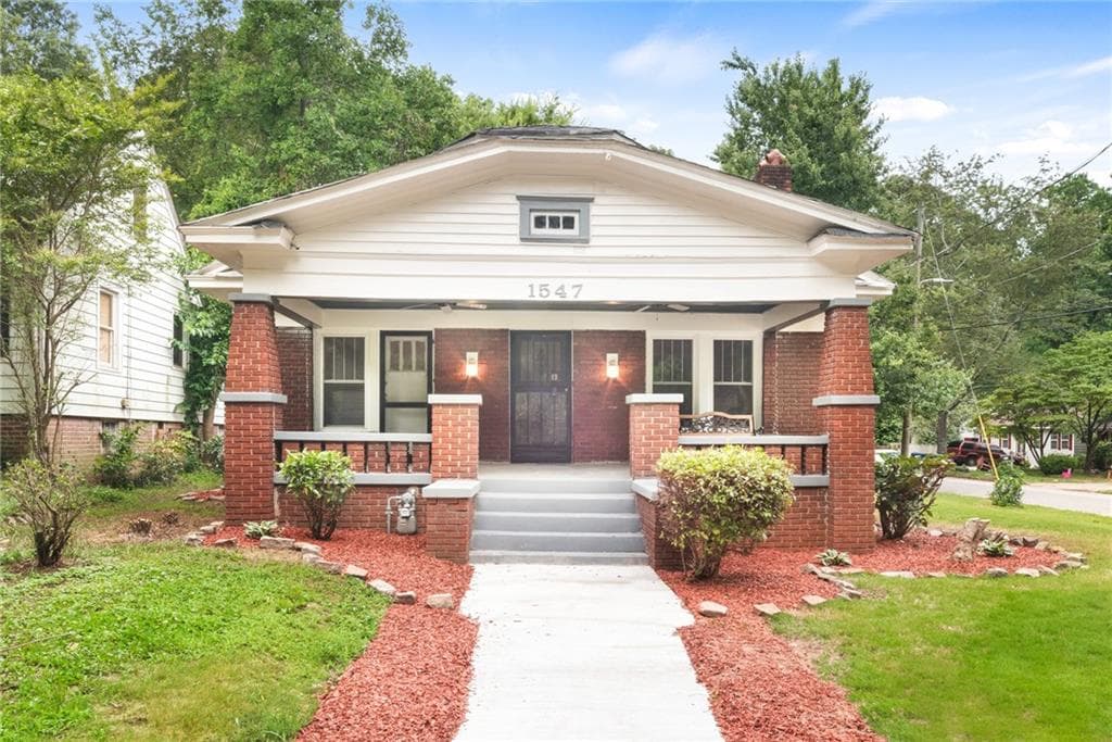 3 bedroom, 2 bathroom, 1,536 sq ft single family residence sold at 1547 Sylvan Road, Atlanta, GA 30310