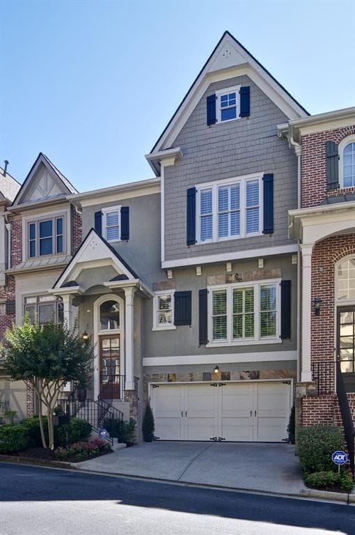 4 bedroom, 4 bathroom, 2,884 sq ft townhouse sold at 1939 SAXON VALLEY Circle, Brookhaven, GA 30319