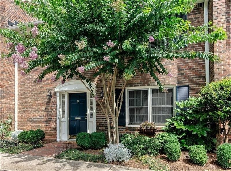 3 bedroom, 3 bathroom, 2,254 sq ft townhouse sold at 1105 Clairemont Avenue O, Decatur, GA 30030