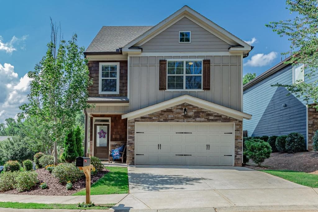 3 bedroom, 3 bathroom, 1,677 sq ft single family residence sold at 552 Broughton Drive, Canton, GA 30114