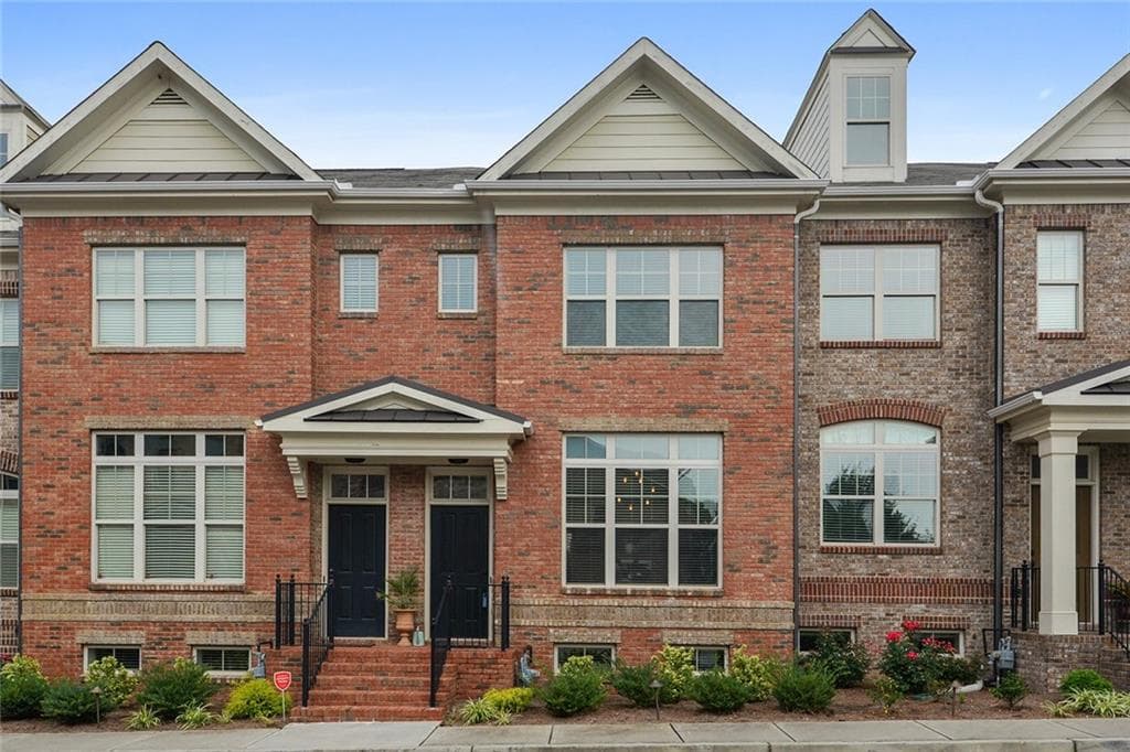 3 bedroom, 4 bathroom, 2,000 sq ft townhouse sold at 1222 LaVista Circle, Atlanta, GA 30324