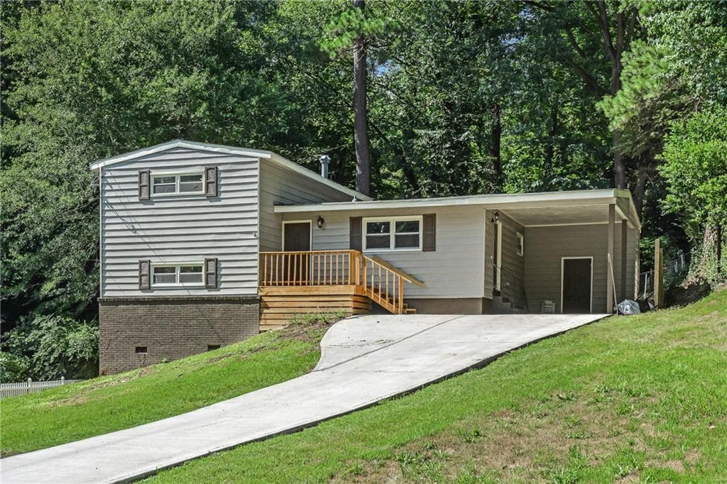 3 bedroom, 2 bathroom, 1,496 sq ft single family residence sold at 2061 Kenwood Place, Smyrna, GA 30082