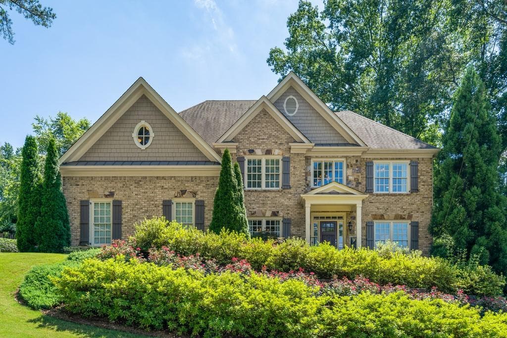 6 bedroom, 5 bathroom, 5,160 sq ft single family residence sold at 4262 Ashwoody Trail, Brookhaven, GA 30319