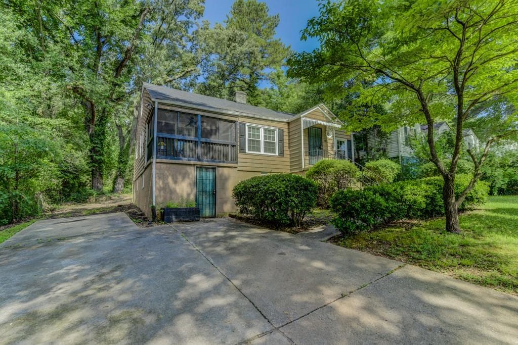 3 bedroom, 1 bathroom, 1,133 sq ft single family residence sold at 1467 Westridge Road, Atlanta, GA 30311