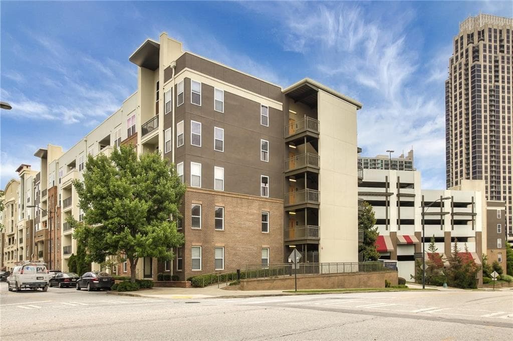 2 bedroom, 2 bathroom, 1,166 sq ft condominium sold at 390 17th Street 3001, Atlanta, GA 30363