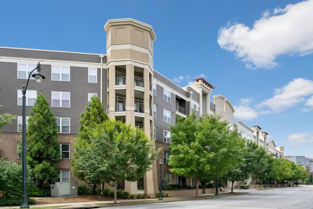 2 bedroom, 2 bathroom, 1,166 sq ft condominium sold at 390 17th Street 2053, Atlanta, GA 30363
