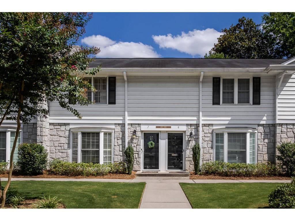 2 bedroom, 2 bathroom, 1,108 sq ft condominium sold at 136 Peachtree Memorial Drive NY7, Atlanta, GA 30309