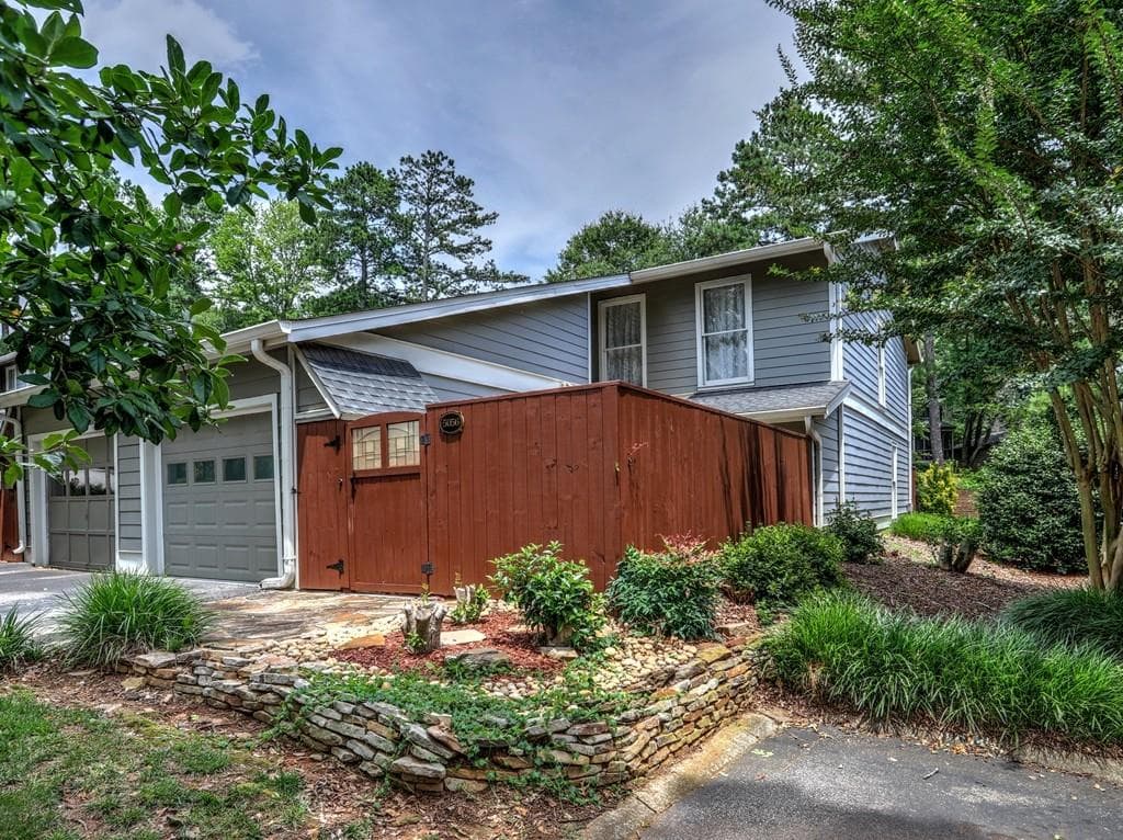 5056 Meadow Lane, Marietta, GA 30068 — most recent listing photo