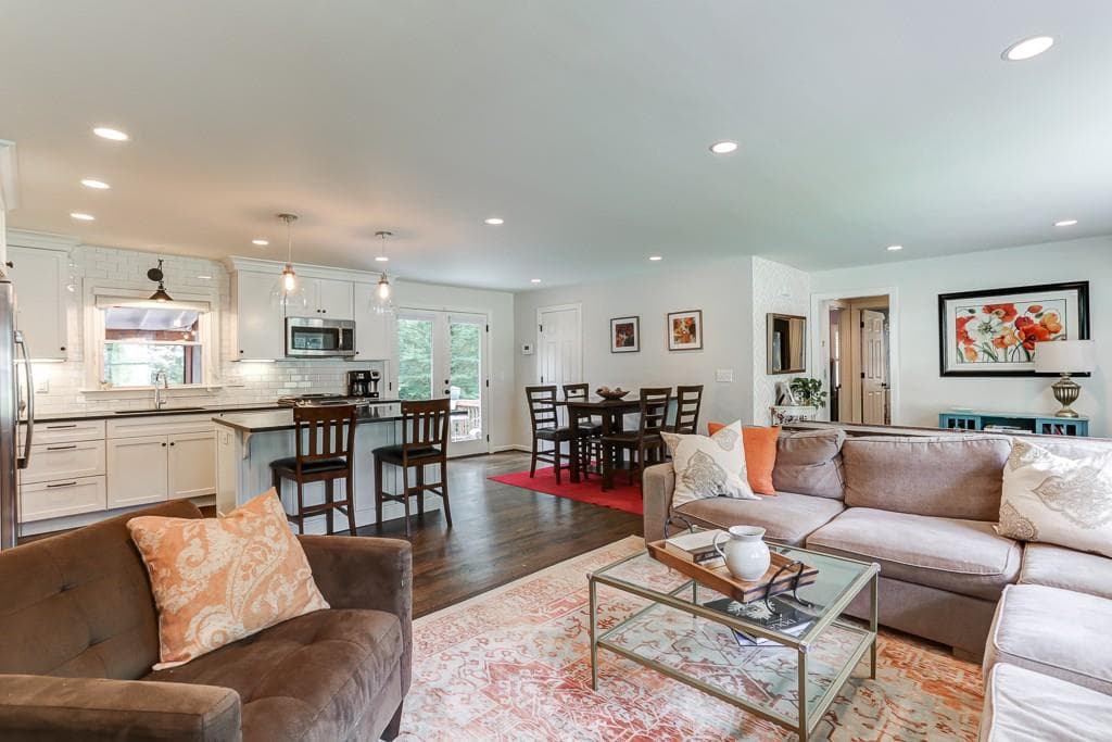 3 bedroom, 3 bathroom single family residence sold at 2735 Valvedere Drive, Brookhaven, GA 30319