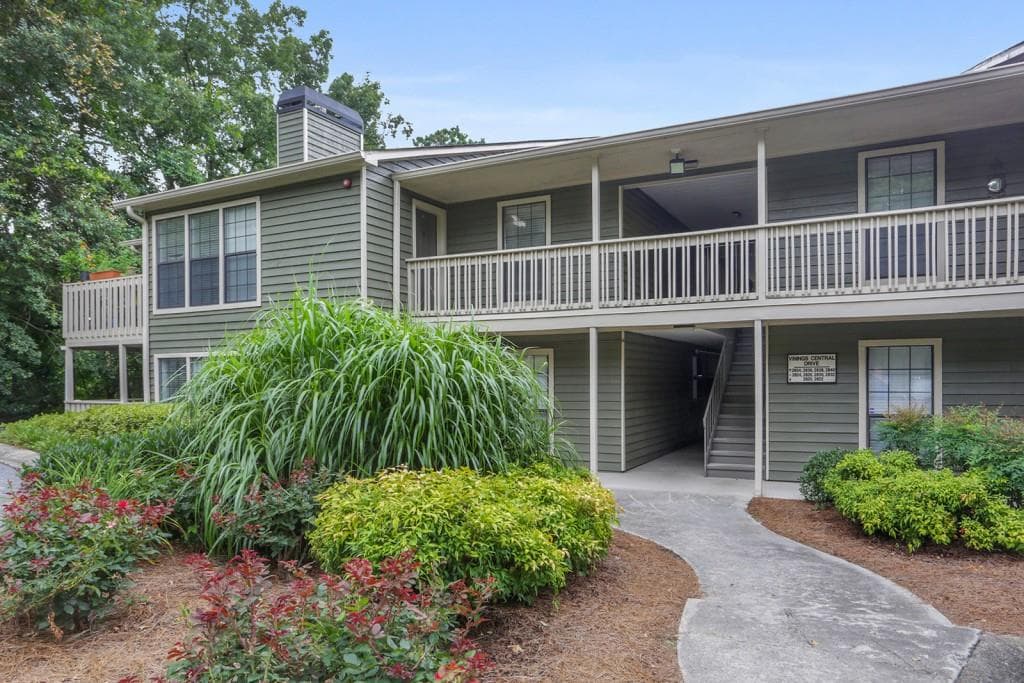 2 bedroom, 2 bathroom, 1,270 sq ft condominium sold at 2836 Vinings Central Drive, Atlanta, GA 30339