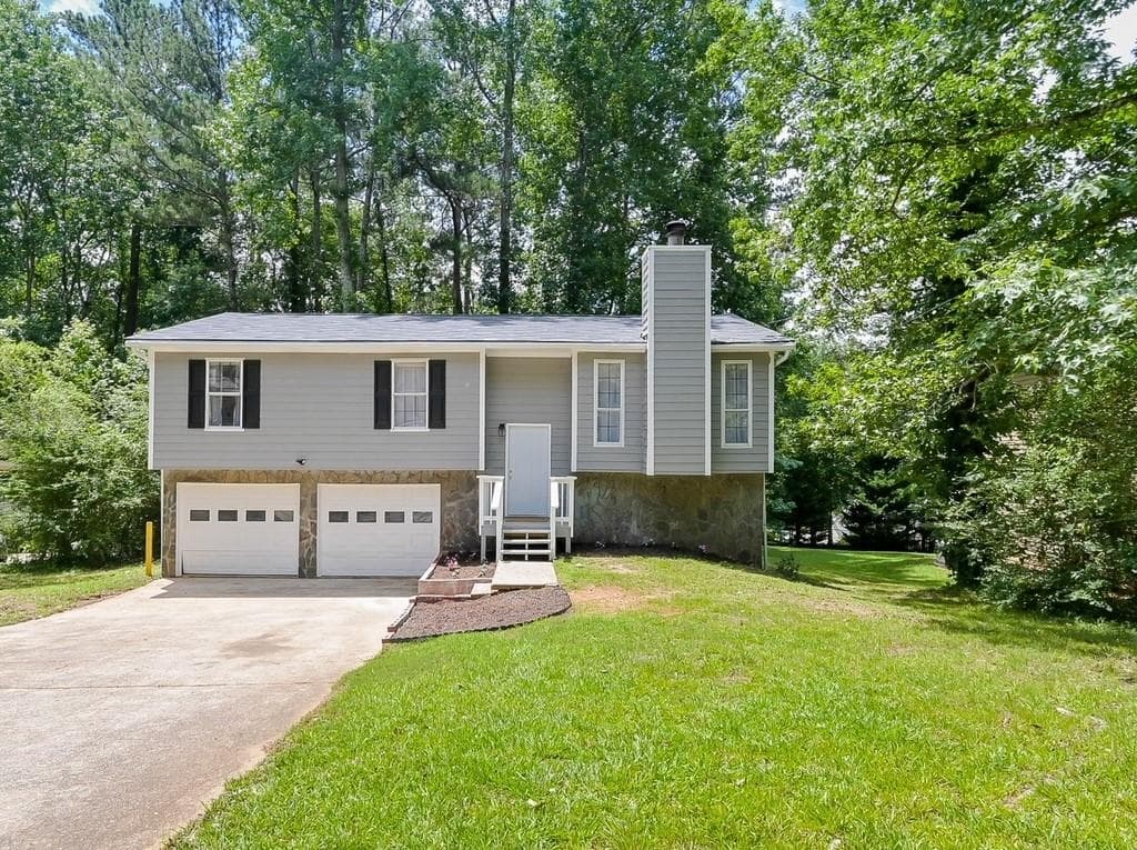 4 bedroom, 2 bathroom, 1,220 sq ft single family residence sold at 3921 Bentley Drive, Douglasville, GA 30135