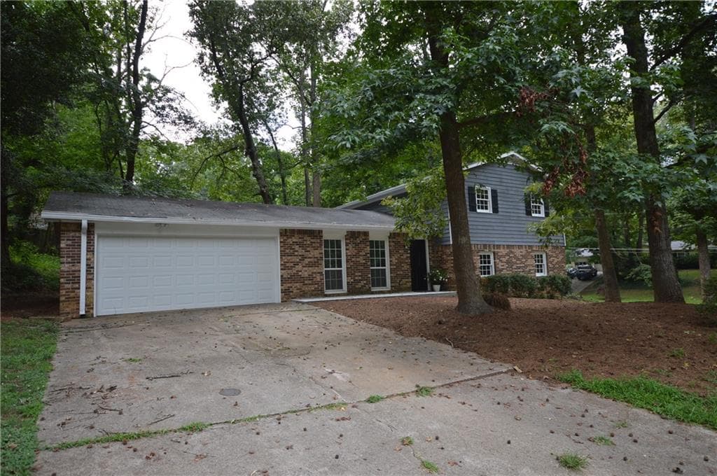 4 bedroom, 2 bathroom, 1,776 sq ft single family residence sold at 197 JOUSTERS Lane, Lawrenceville, GA 30044