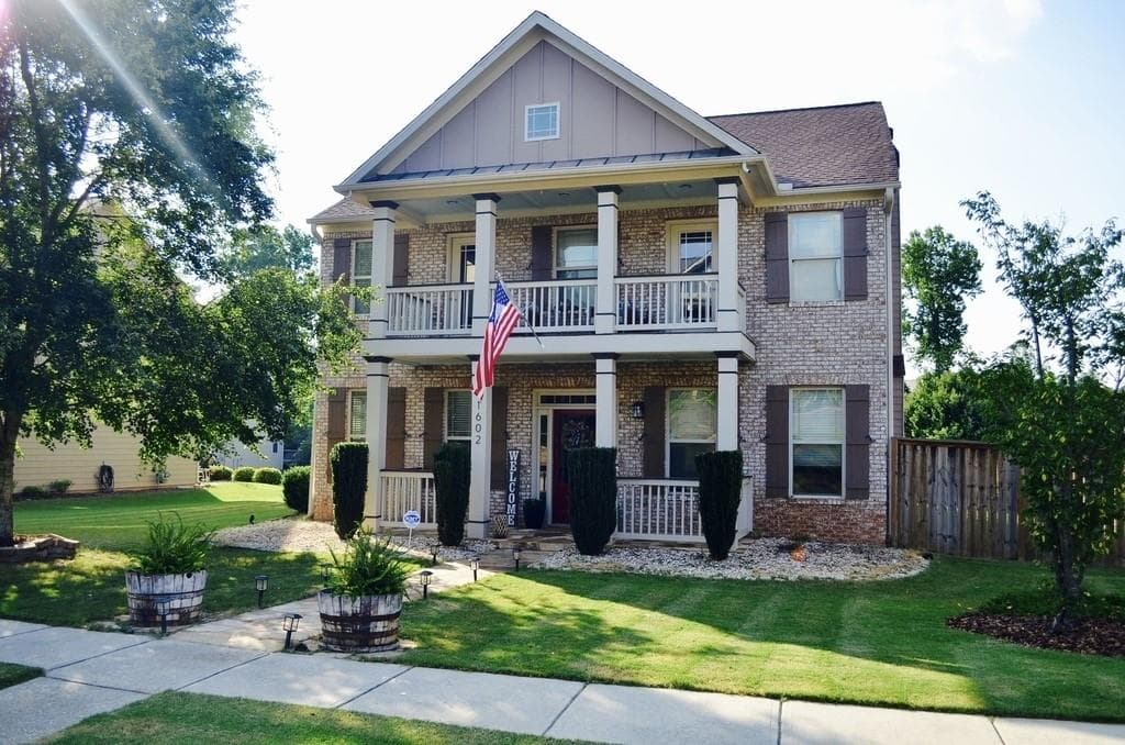 4 bedroom, 3 bathroom, 3,003 sq ft single family residence sold at 1602 Sahale Falls Drive, Braselton, GA 30517