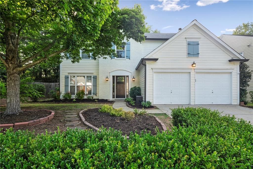 4 bedroom, 3 bathroom, 2,232 sq ft single family residence sold at 5005 Foxberry Lane, Roswell, GA 30075