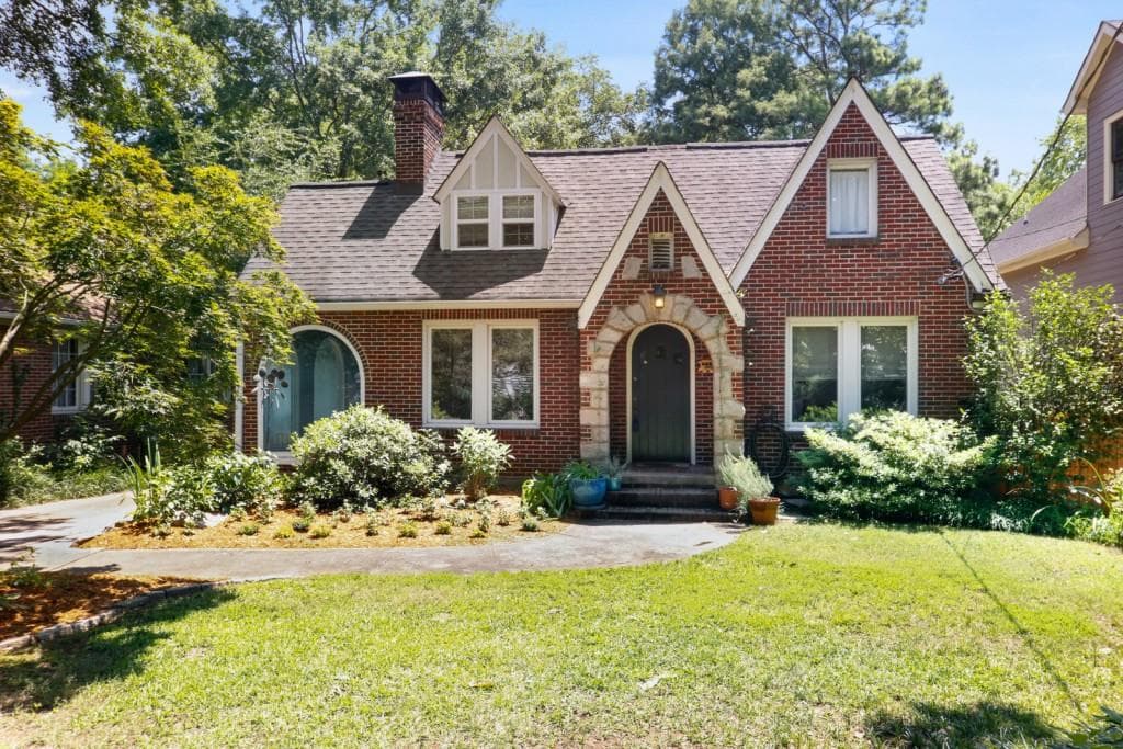 3 bedroom, 2 bathroom, 1,678 sq ft single family residence sold at 1062 Gilbert Street, Atlanta, GA 30316