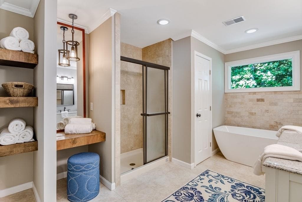 4 bedroom, 4 bathroom, 4,144 sq ft single family residence sold at 3403 Oak Lea Court, Roswell, GA 30075