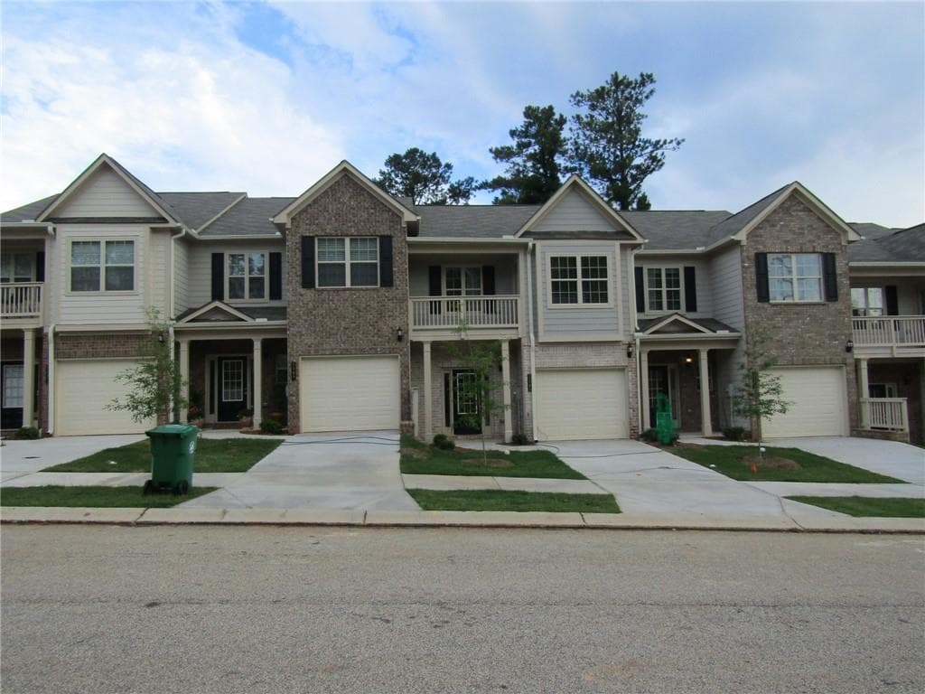 2 bedroom, 3 bathroom, 1,617 sq ft townhouse sold at 2412 Castle Keep Way 29, Atlanta, GA 30316