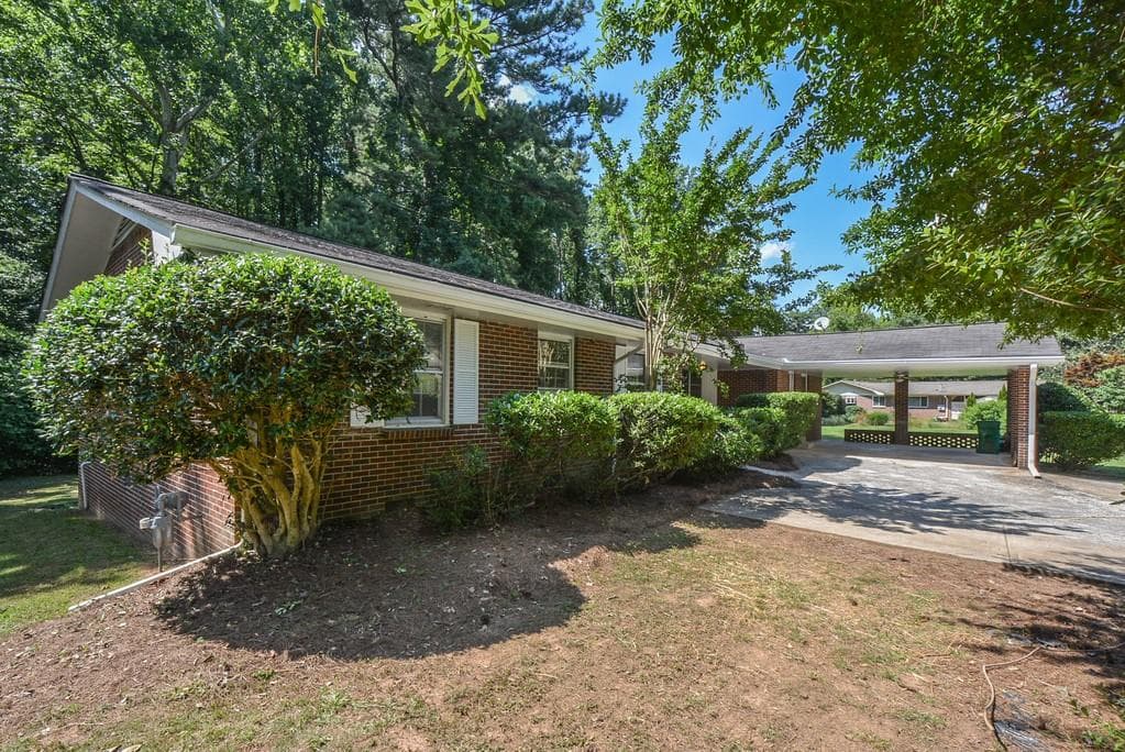 2050 Desmond Drive, Decatur, GA 30033 — most recent listing photo