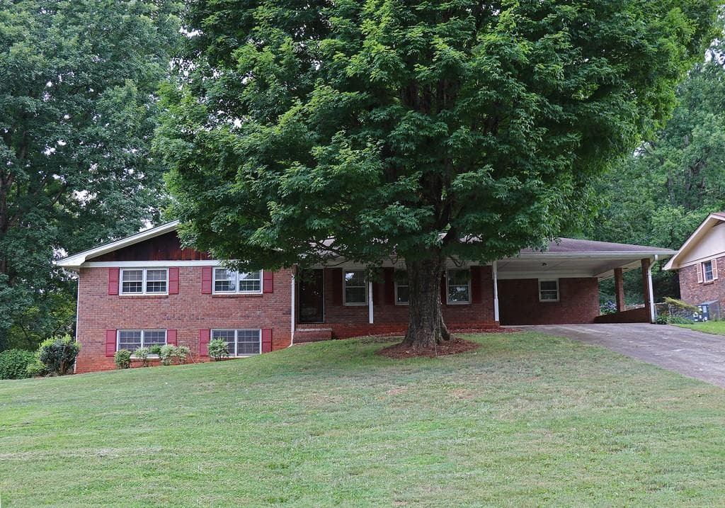 3 bedroom, 2 bathroom, 1,557 sq ft single family residence sold at 3870 RUSSELL Street, Smyrna, GA 30082