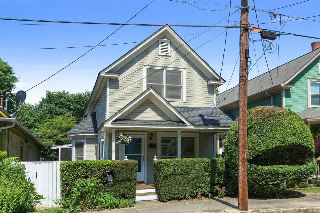 3 bedroom, 2 bathroom, 1,336 sq ft single family residence sold at 189 Savannah Street, Atlanta, GA 30316